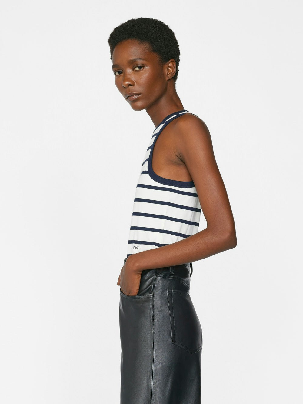 shirt side detail alt:fit1